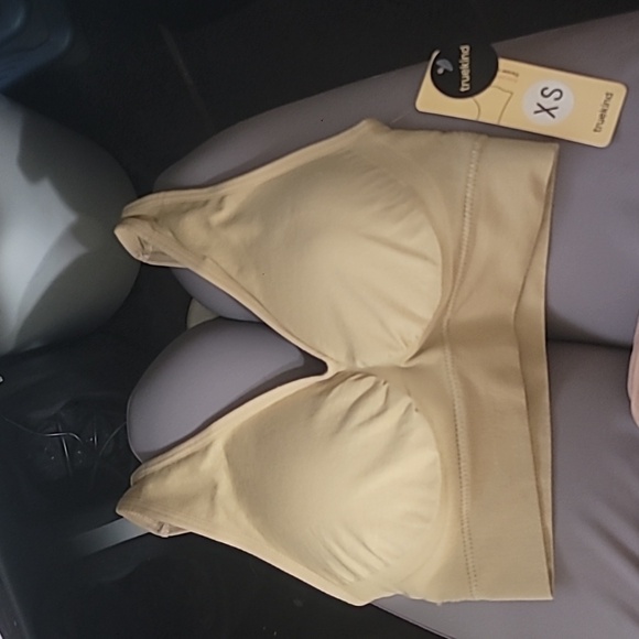 NWT Truekind Everyday Throw-on Wireless Bralette Bra Beige Seamless Size XS - Picture 2 of 5